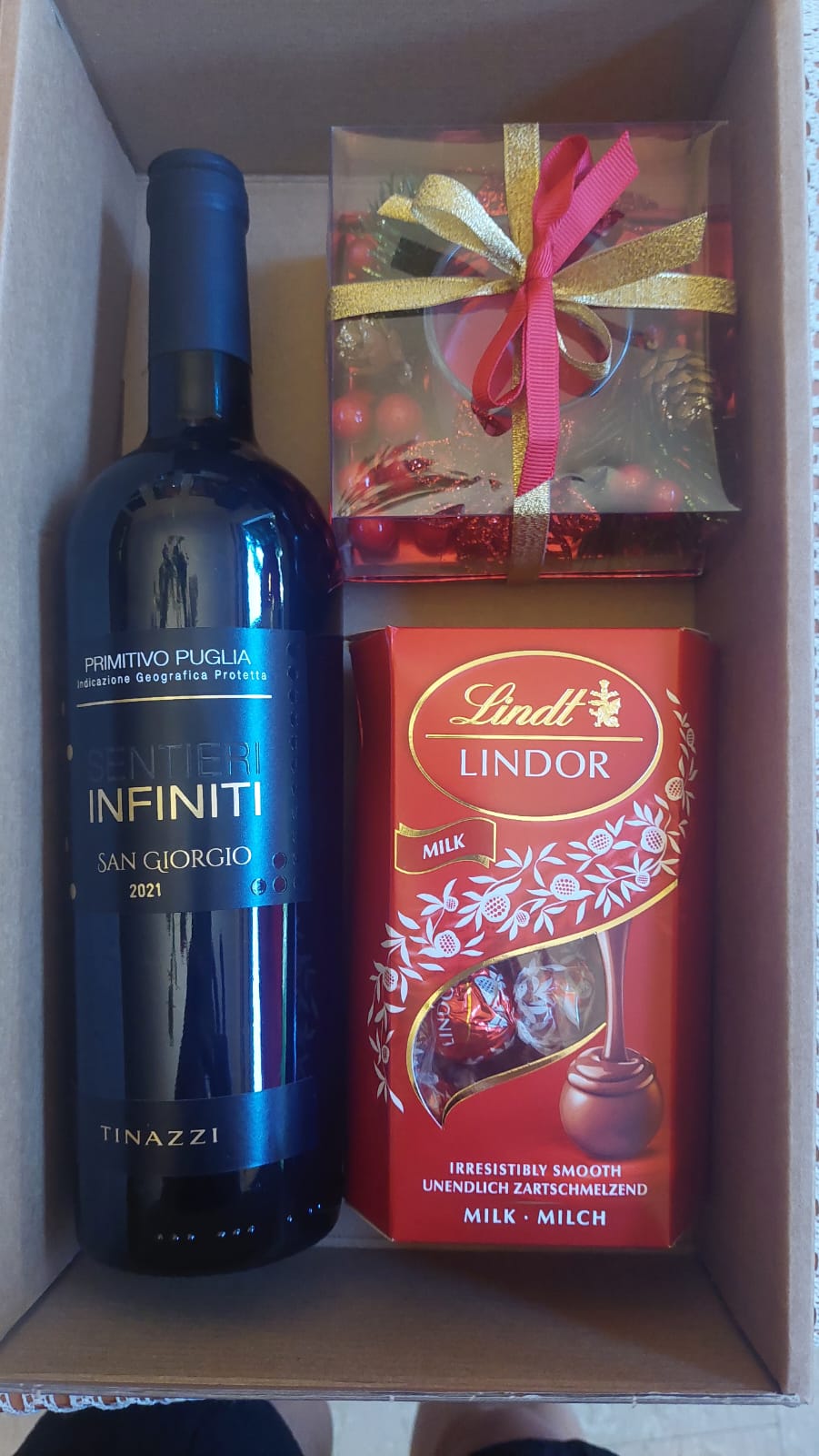 Xmas Gift Primitivo and Pralinas