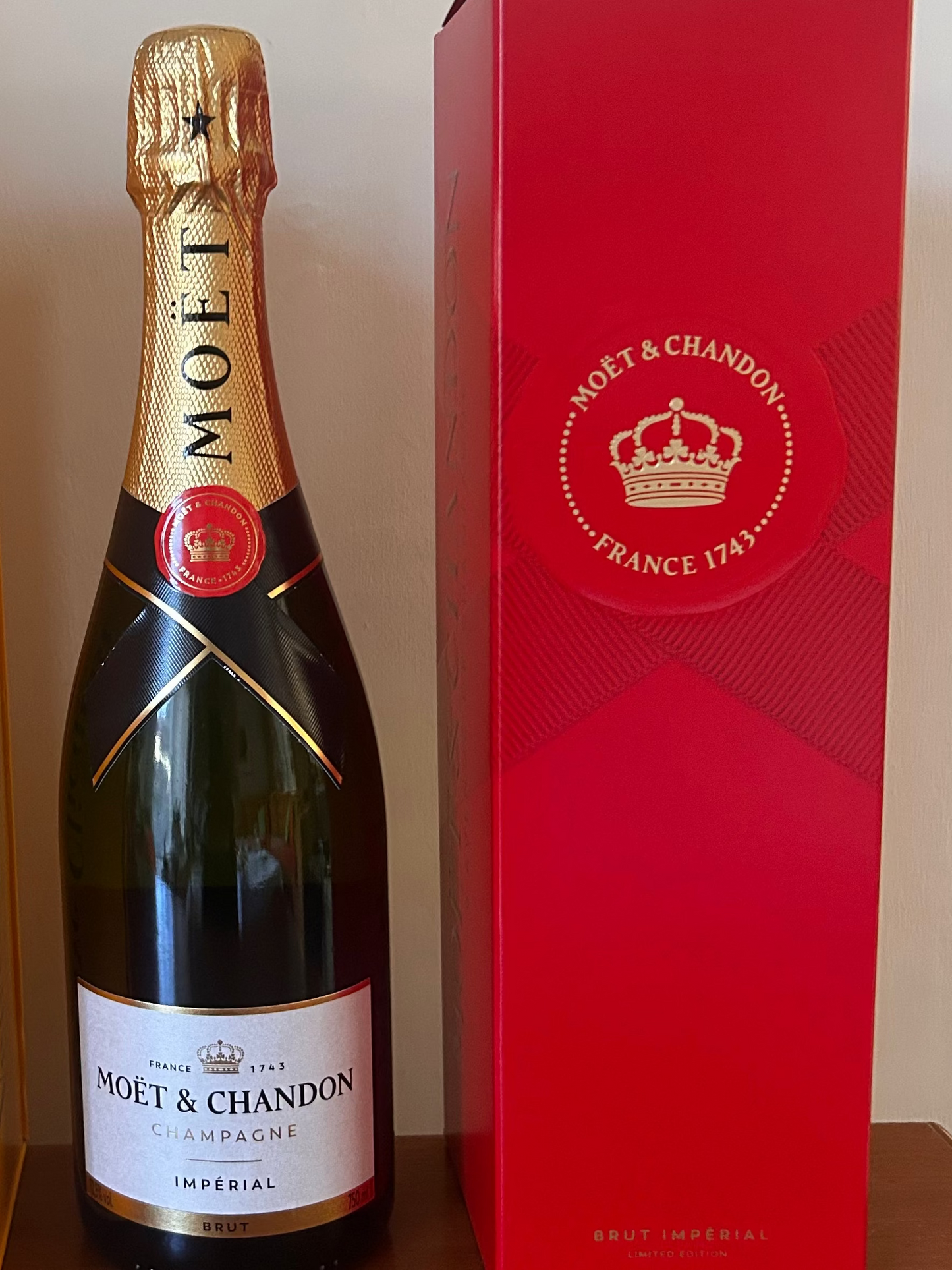 MOET ET CHANDON Champagne