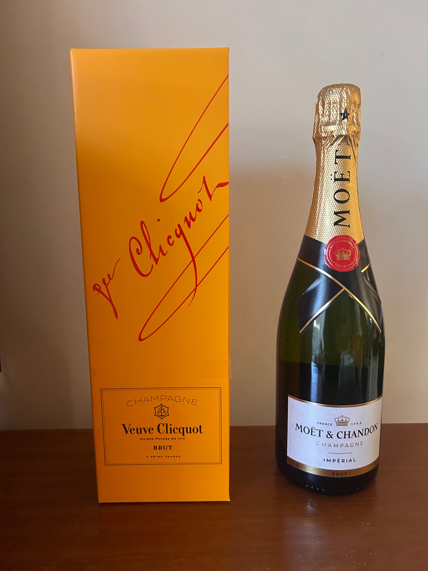 Veuve Clicquot Champgne in luxury Box